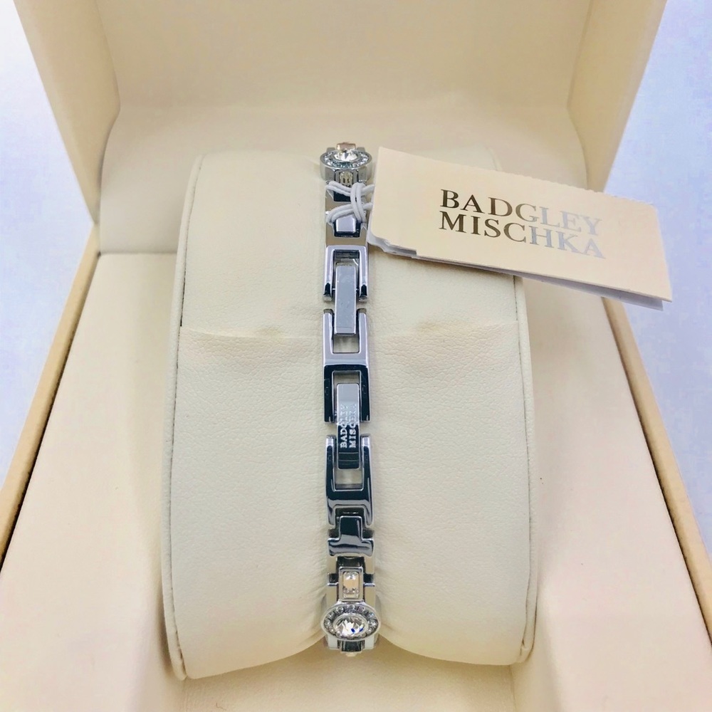 Badgley Mischka Women's Silver-tone Crystal Watch - Picture 6 of 8